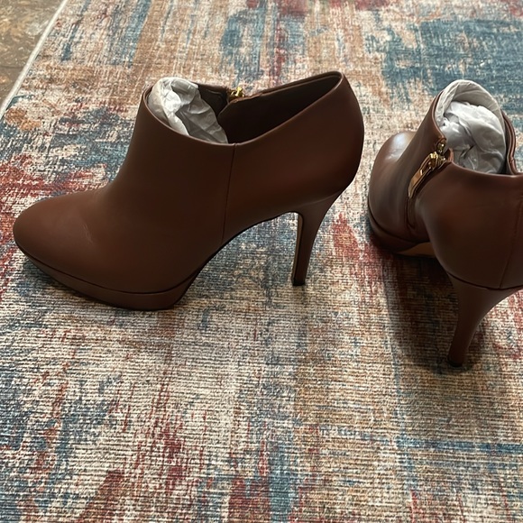 Vince Camuto Elvin Leather Stiletto Bootie - Picture 2 of 7